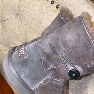 Grey button UGGS